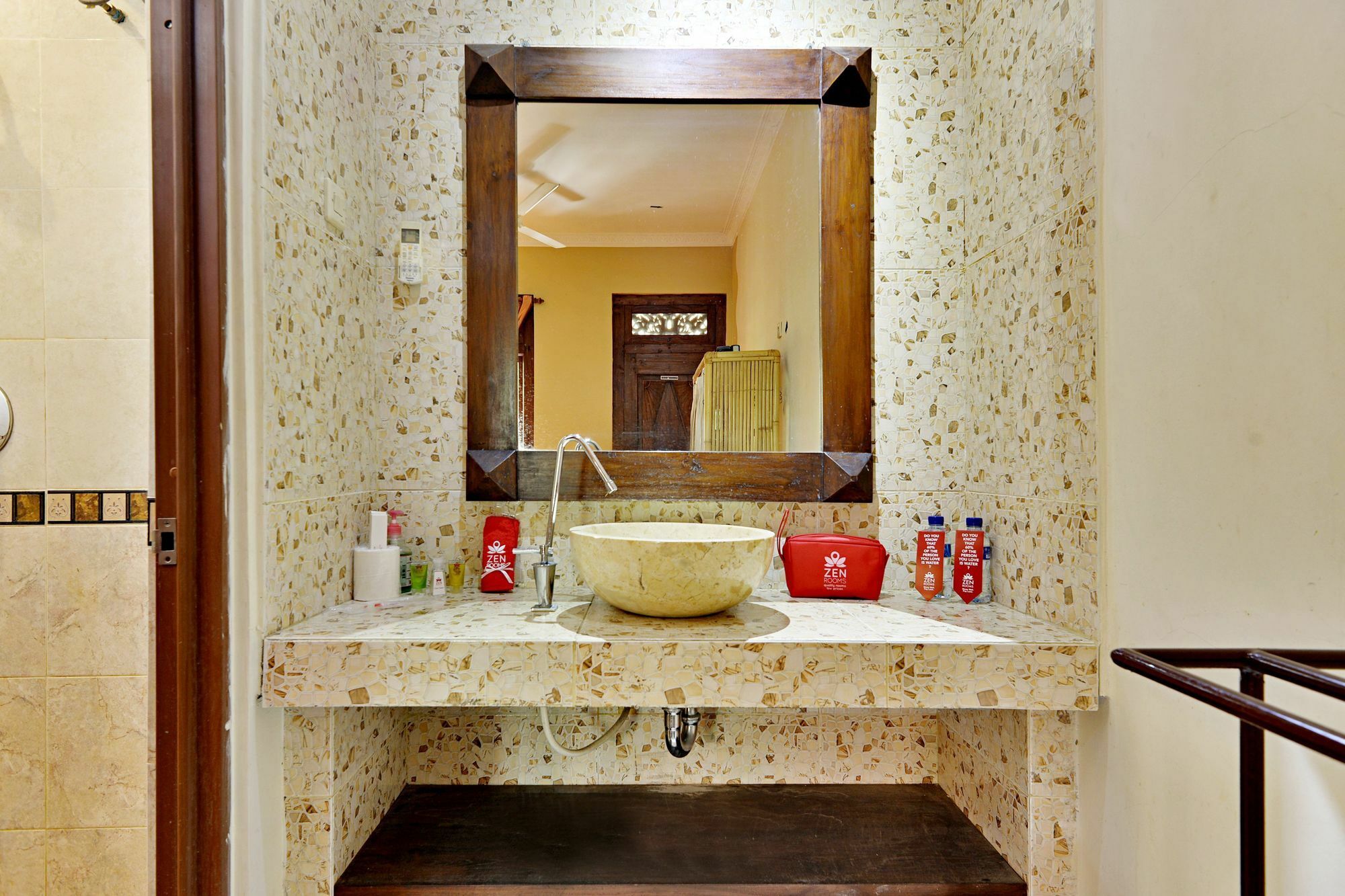 יוגיאקרטה Zen Rooms Malioboro Sosrowijayan Wetan מראה חיצוני תמונה