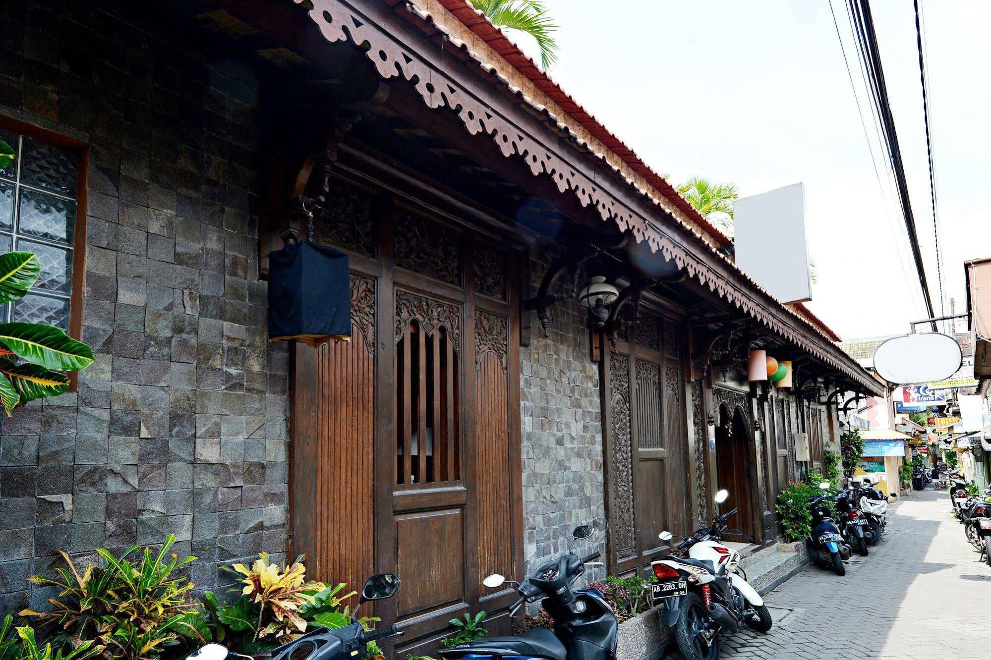 יוגיאקרטה Zen Rooms Malioboro Sosrowijayan Wetan מראה חיצוני תמונה