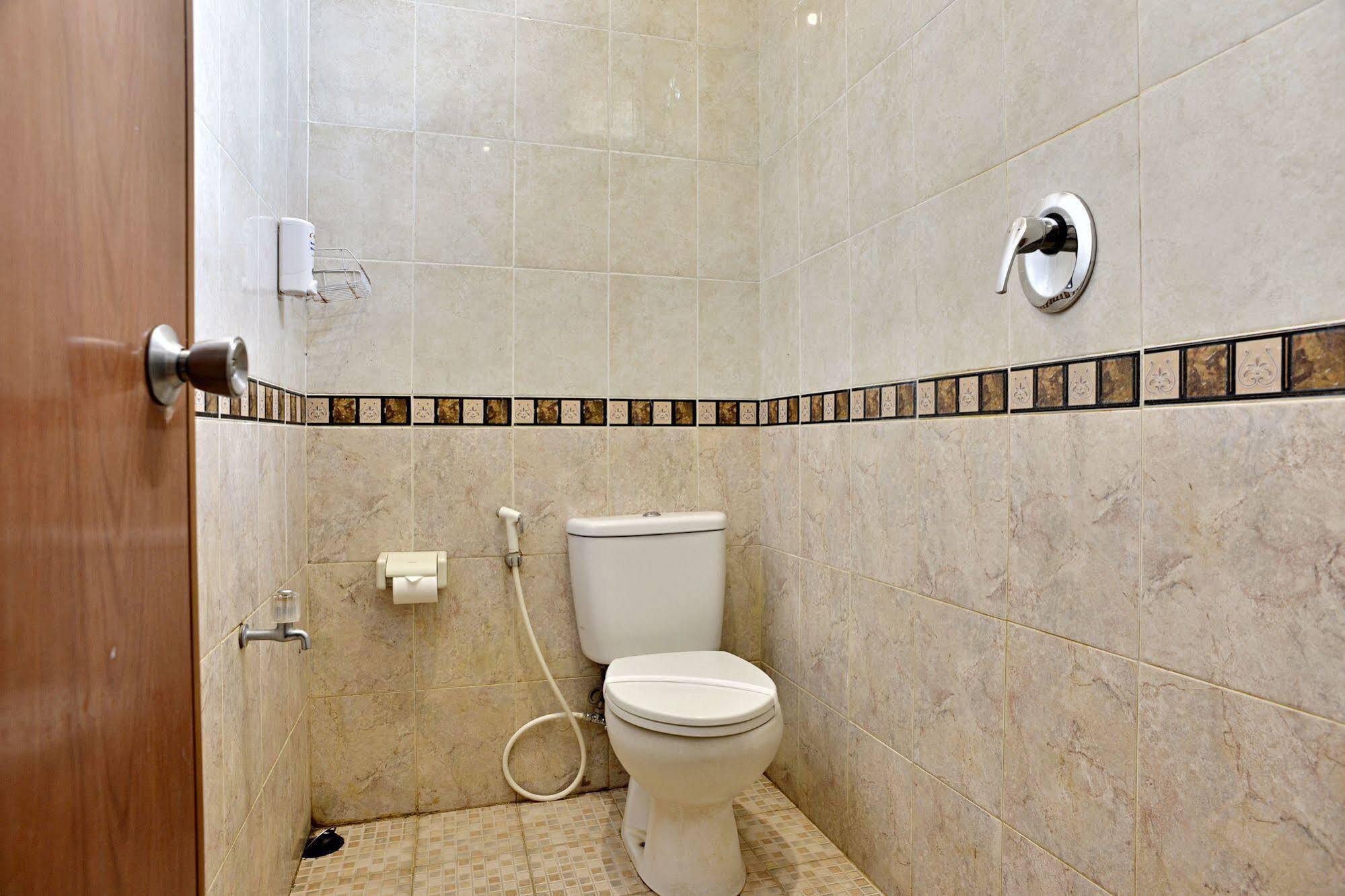 יוגיאקרטה Zen Rooms Malioboro Sosrowijayan Wetan מראה חיצוני תמונה